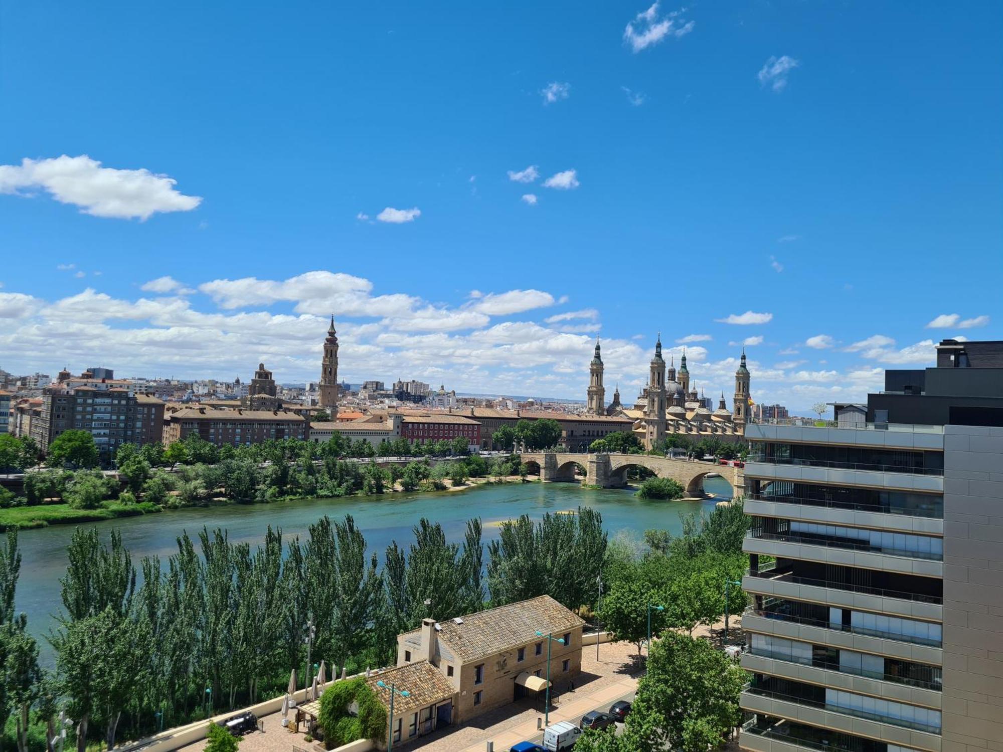 Dos Torres Ribera Play & Relax Con Jacuzzi Y Cine Apartment Zaragoza Bagian luar foto